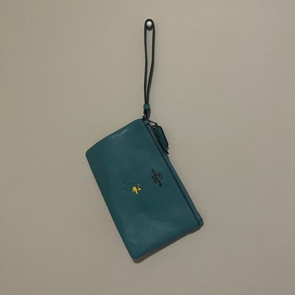 Limited Edition Coach Snoopys Woodstock Wristlet - Peanuts Bag Zip